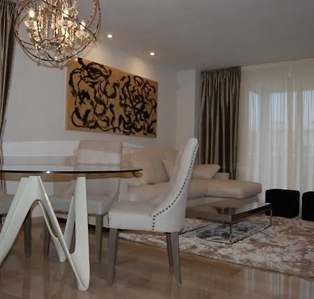 Apartamento Golden Gardens